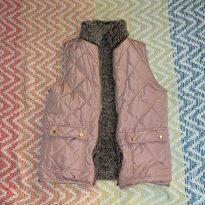 Reversible rose pink Sherpa quilted vest with gold details size medium